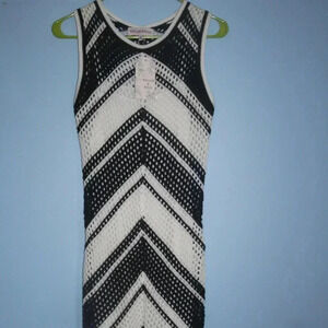 Willow & Wind Black & Ivory Sleeveless Crochet Dress with White Lining Size Sm